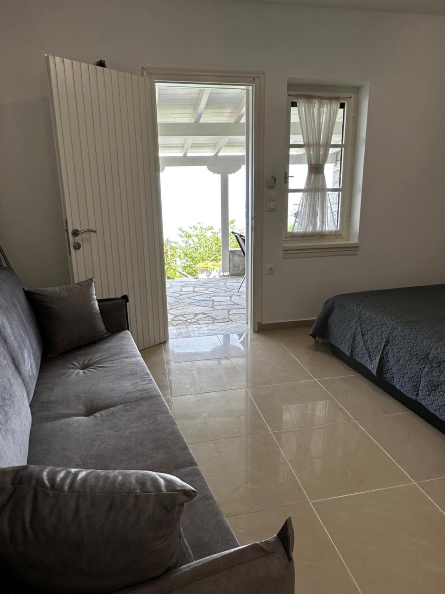 το άσπρο σπίτι Apartment *